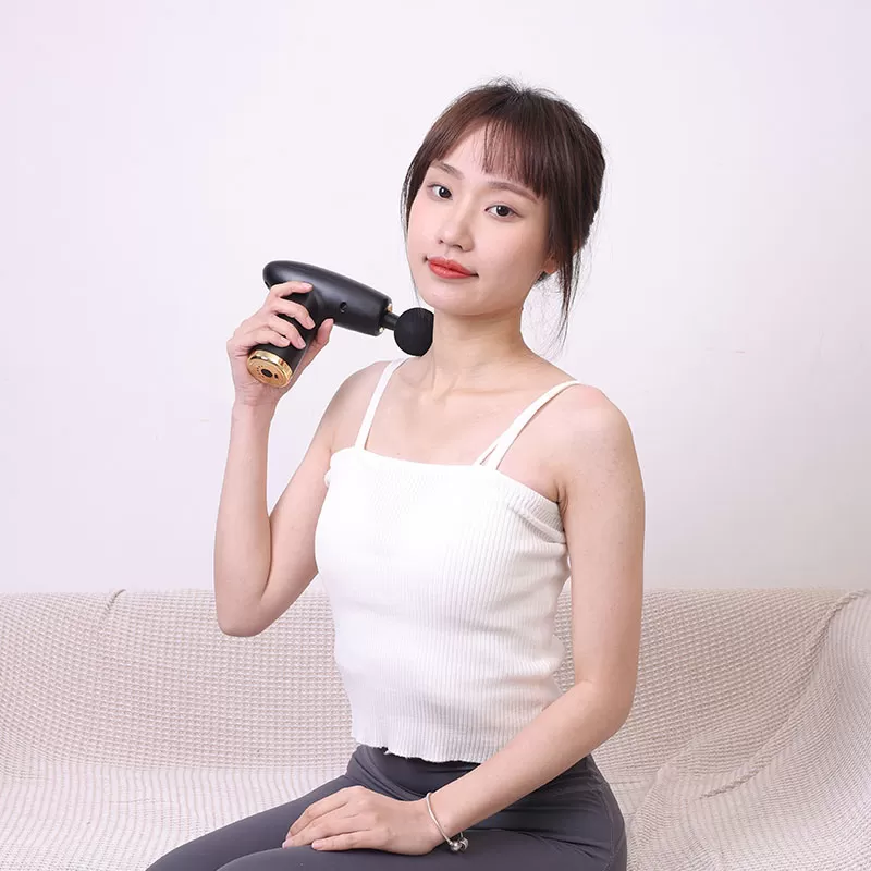 High Quality 4 Massage Heads on Massage Gun thumbnail 5